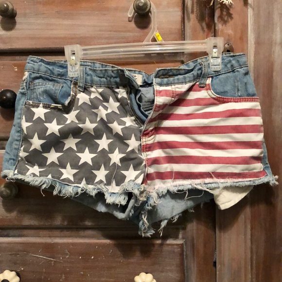 American flag shorts Fourth of July - Picture 1 of 3